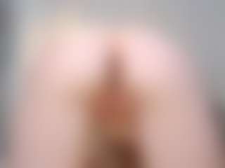 Live cam show with kellybbface - Lovense on Camming Site