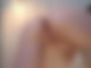 Live cam show with kellybbface - Bikini on TeamSkeetLive