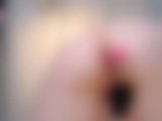Live cam show with kellybbface - Spank Red Hair on TastyBlacksLive