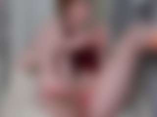 Live cam show with kellybbface - Blue Eyes on livesexfox.com