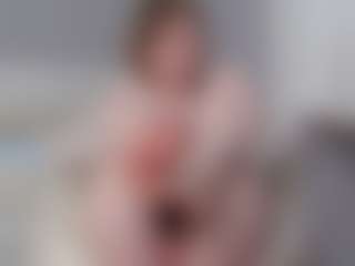Live cam show with kellybbface - Red Hair Shaved Pussy on Camsoda