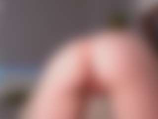 Live cam show with kellybbface - Normal on liverealitysex.com