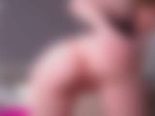 Live cam show with kellybbface - College on milfzrlive.com