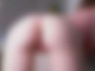 Live cam show with kellybbface - Public Red Hair on SquirtSoMuch