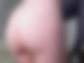 Live cam show with kellybbface - Average on Mixed Magazine Live