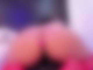 Live cam show with BeccaMathew - Petite on xheatlive.com