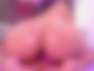 Live cam show with BeccaMathew - Thick on Lustler
