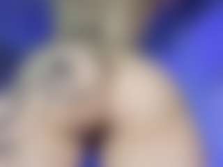 Live cam show with Marrie - Asshole on livesuperchat.net