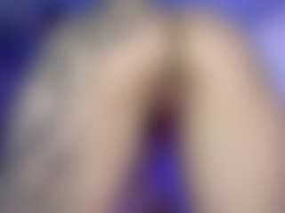 Live cam show with Marrie - Bush on CamClone