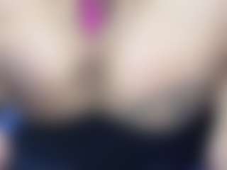 Live cam show with Marrie - Big Ass on madthumbs