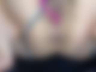 Live cam show with Marrie - Bush on Camiplay Live