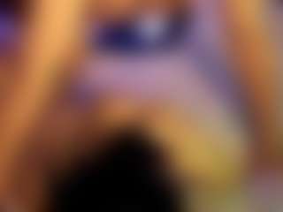 Live cam show with OurJourneyXoXO - Middle Aged on Livezox