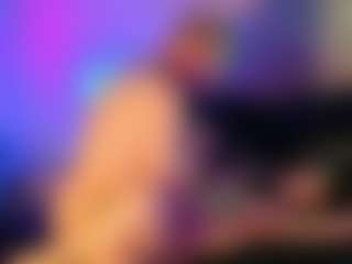 Live cam show with OurJourneyXoXO - Brown Hair on live18s.com