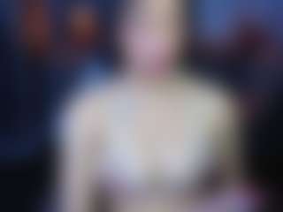 Live cam show with VIOLETHSKINNY - Smoking on Camsoda