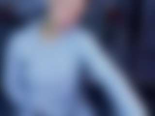 Spettacolo in cam dal vivo con VIOLETHSKINNY - Submissive su Camsoda