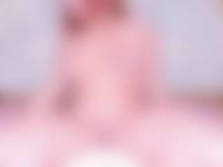 MiaVelveett's Live Sex Cam Show