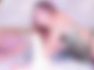 Spettacolo in cam dal vivo con MiaVelveett - Sexy su Camsoda