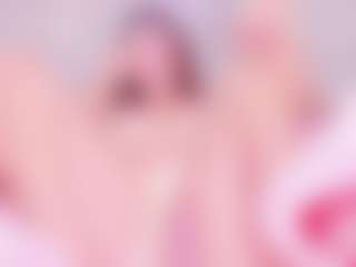 Live cam show with MiaVelveett - Petite on Camsoda