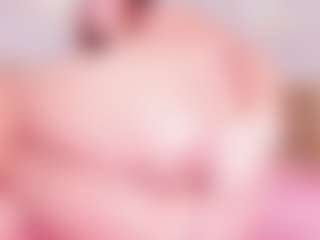 Live cam show with MiaVelveett - Shaved Pussy on Dare Cams