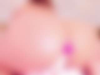 Live cam show with MiaVelveett - Petite on Camsoda