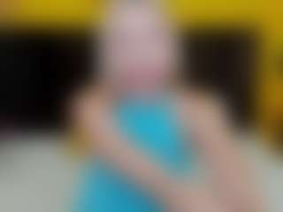 Live cam show with TessaAdorable - Oil on camwithhim.com