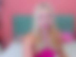 Show de cam en vivo con TessaAdorable - Oil en Camsoda