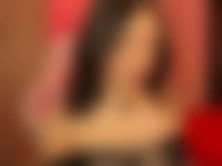 Live cam show with Luna - Petite on SinfulBabes