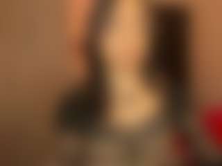 Live cam show with Luna - Public on StripNow