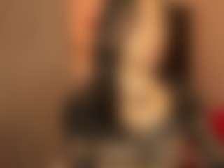 Live cam show with Luna - Smoking on TottyGirls