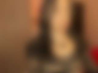 Live cam show with Luna - Facial Piercings on Milfs Live