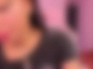 Live cam show with Luna - Spank on Dolls Live