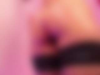 Live cam show with Luna - Sexy on Dare Cams