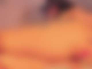Bananasquirtt MILF webcam performer live streaming