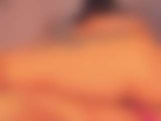 Bananasquirtt MILF webcam performer live streaming