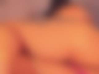 Bananasquirtt MILF webcam performer live streaming