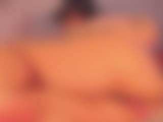 Bananasquirtt MILF webcam performer live streaming