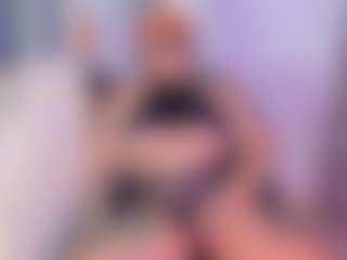 Bananasquirtt's Live Sex Cam Show
