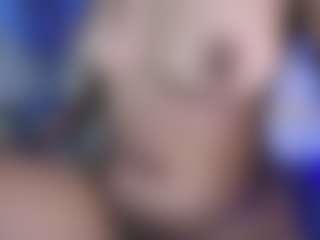 Estefy-gomez09's Live Sex Cam Show