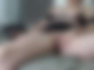 Live cam show with Lilith-NoirF - Upskirt on live18s.com
