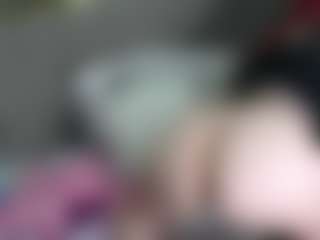 Live cam show with Lilith-NoirF - Upskirt on CamClone