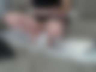 Live cam show with Lilith-NoirF - Upskirt on Mixed Magazine Live