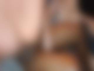 Live cam show with JustUs28 - Tease on CamSextacy