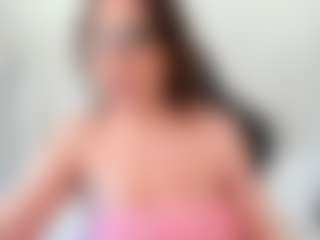 Live cam show with SaraDesireXO - Blue Eyes on madthumbs