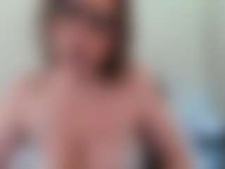 Live cam show with SaraDesireXO - Blue Eyes on Camiplay Live