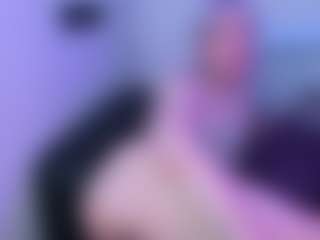 Live cam show with kiratenebris - Orgasm on SmokeAndPoke