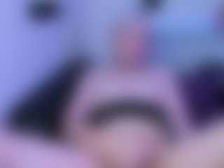 Live cam show with kiratenebris - Lean on chickslive.net