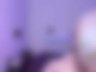 Live cam show with kiratenebris - Brown Eyes on Mixed Magazine Live