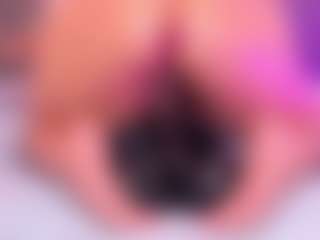 Live cam show with MelissaBloomm - Squirt on Soda Cam