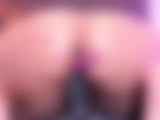 MelissaBloomm's Live Sex Cam Show