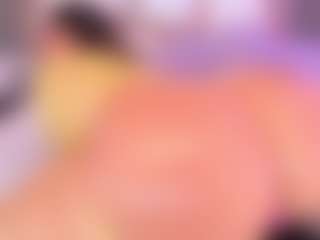 Live cam show with MelissaBloomm - BBW on StripNow